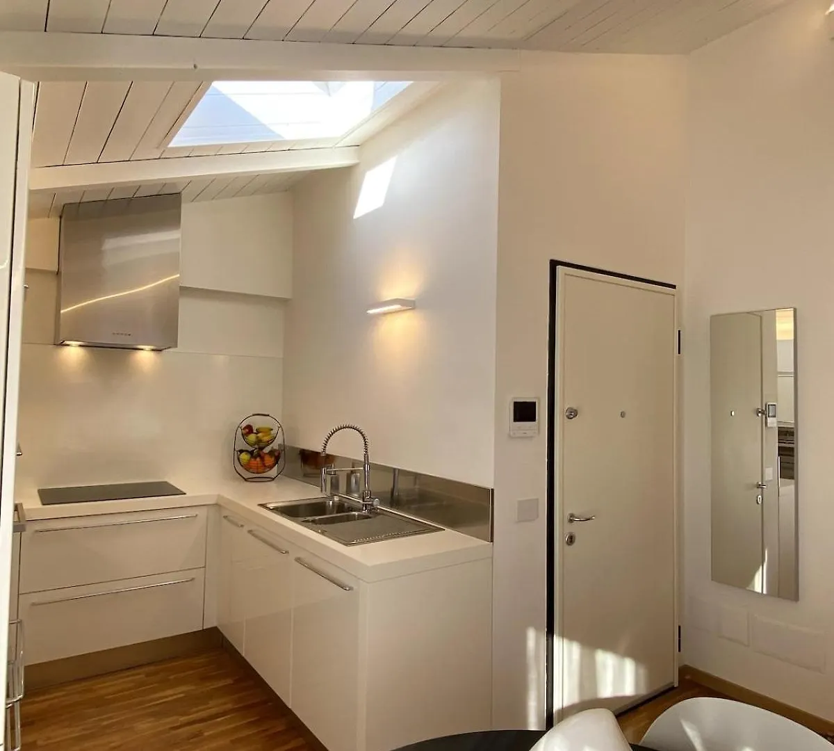 Grenier Blanc2 Elegante Mansarda Apartment San Vicenzo di Galliera