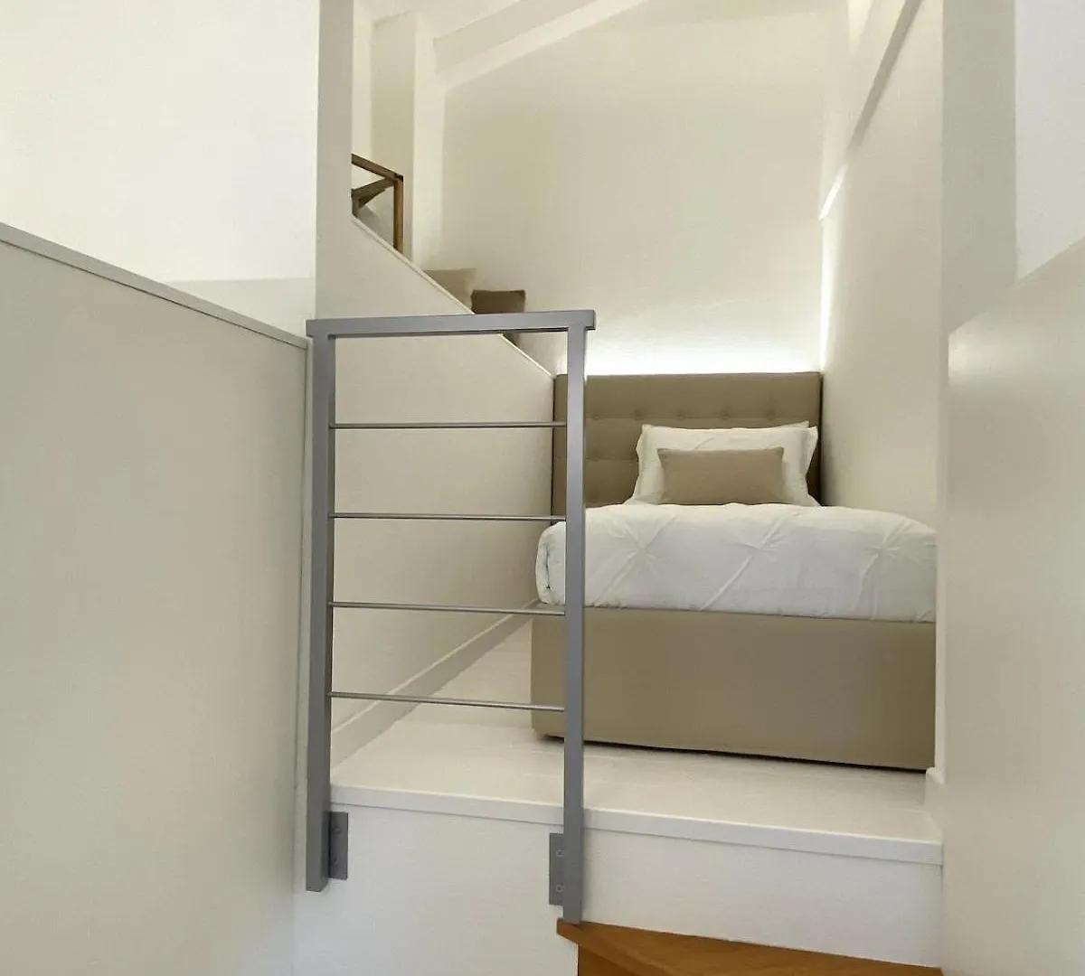 Grenier Blanc2 Elegante Mansarda Apartment San Vicenzo di Galliera