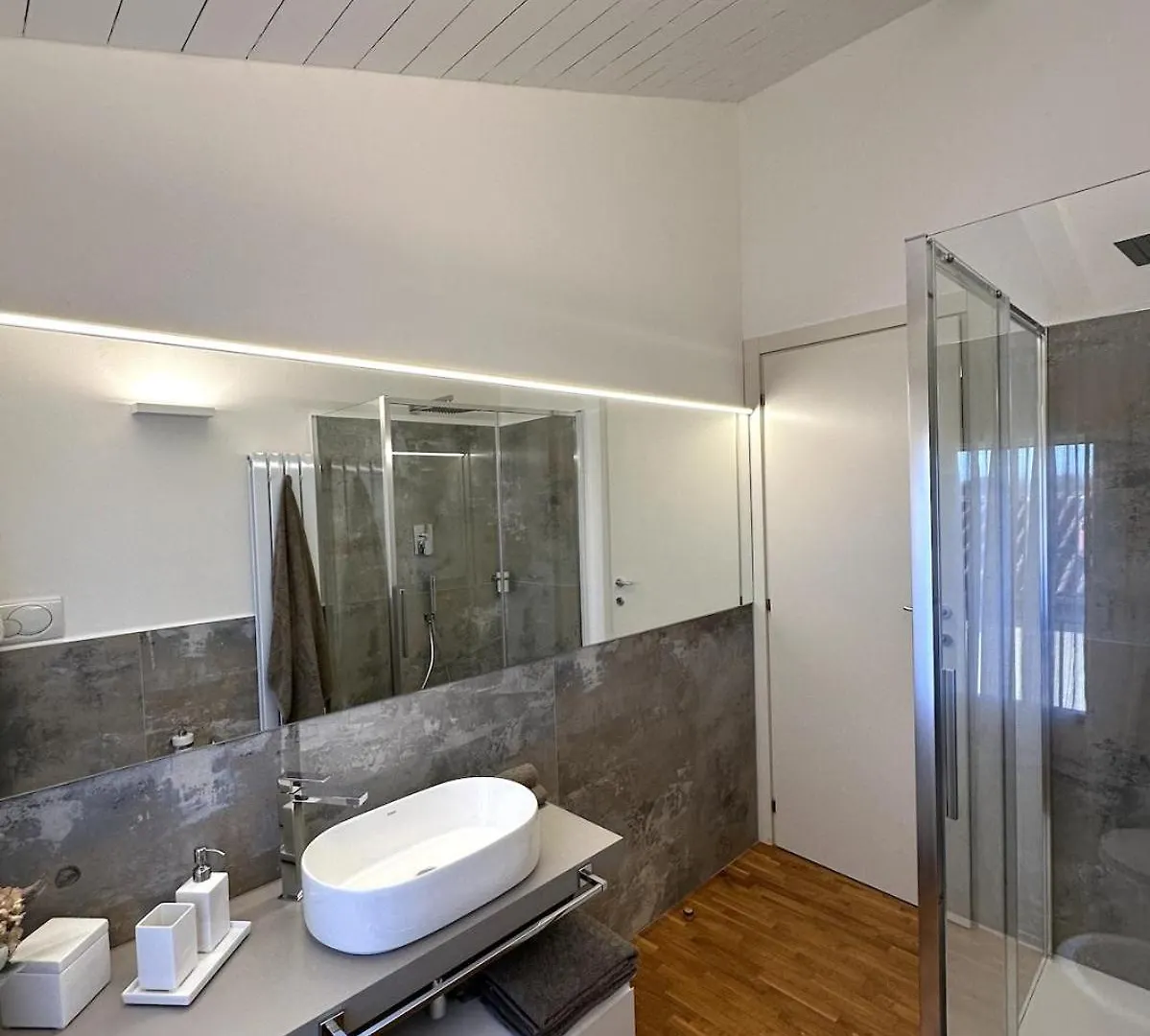 Grenier Blanc2 Elegante Mansarda Apartment San Vicenzo di Galliera