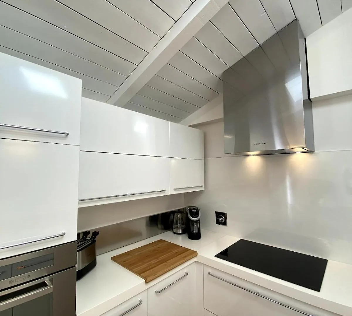 Grenier Blanc2 Elegante Mansarda Apartment San Vicenzo di Galliera